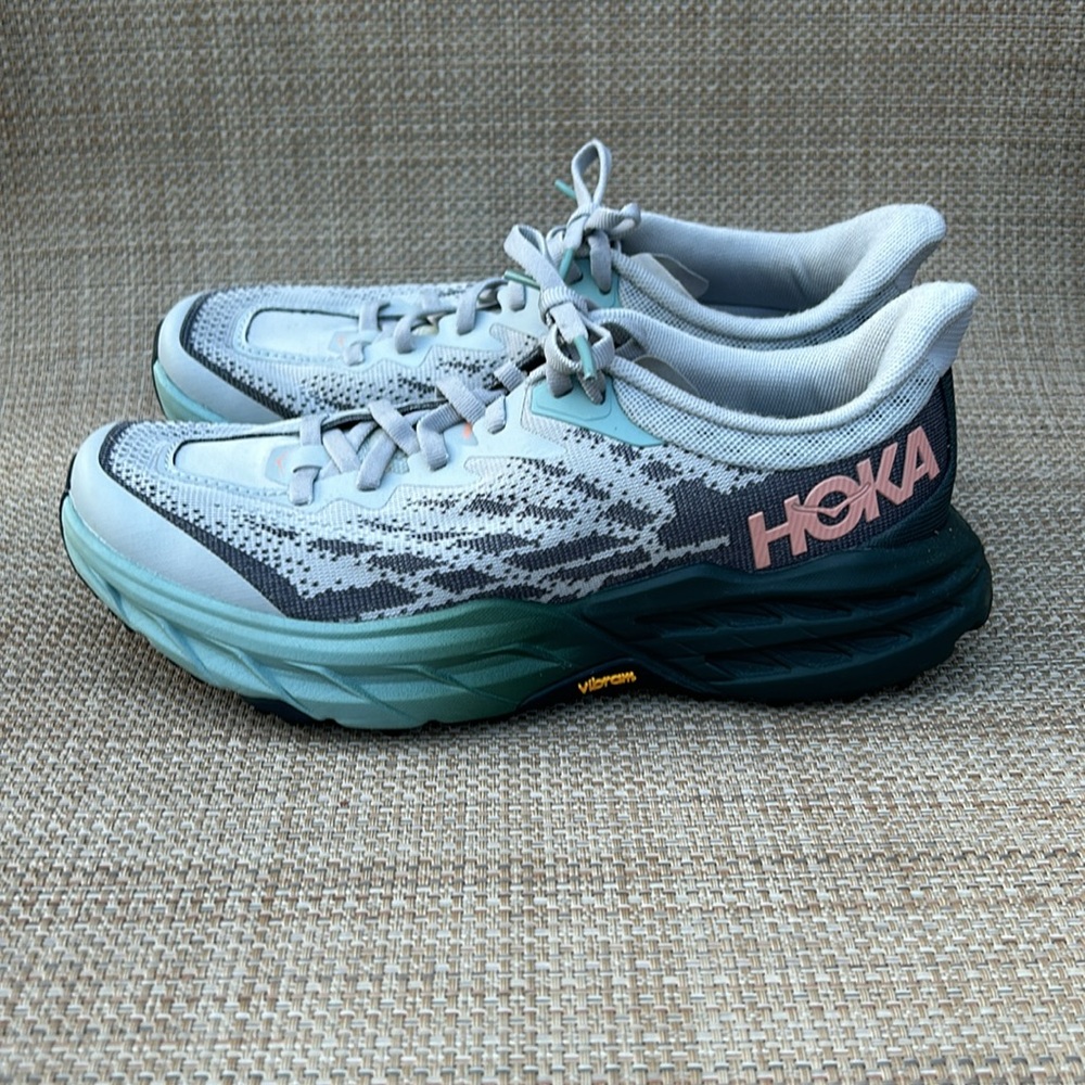 Woman’s Hokas Size 6.5